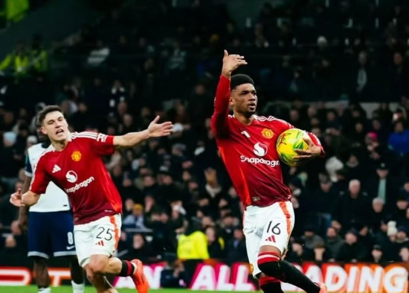 足球巨星斗艳对决,火力全开场面惊艳 足球巨星斗艳对决,火力全开场面惊艳