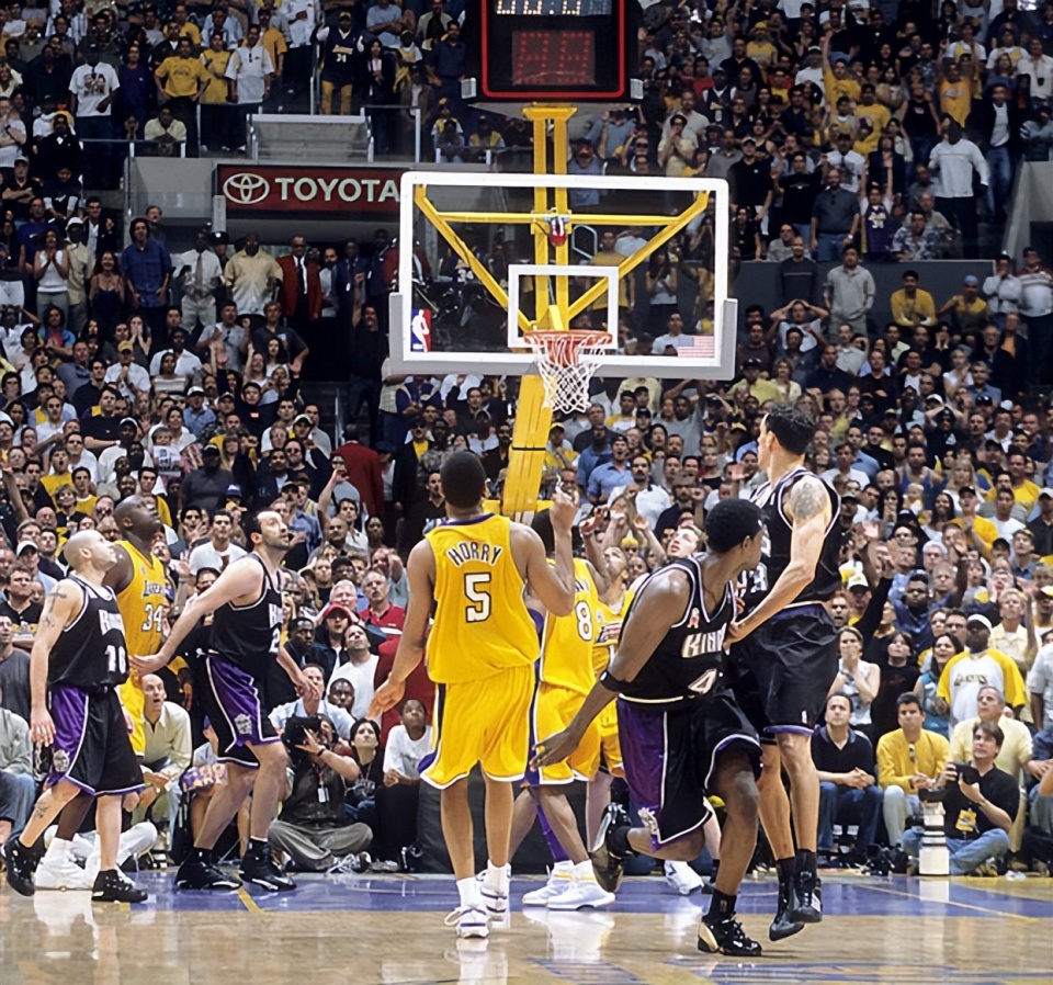 球场风云!NBA比赛中球队实力较量 球场风云!NBA比赛中球队实力较量