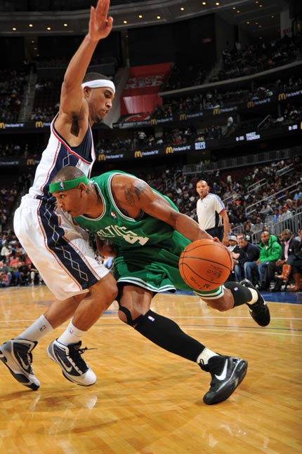 爱游戏体育官网-包含篮网负凯尔特人，瓦纳贝兄弟分砍进特大罚球的词条