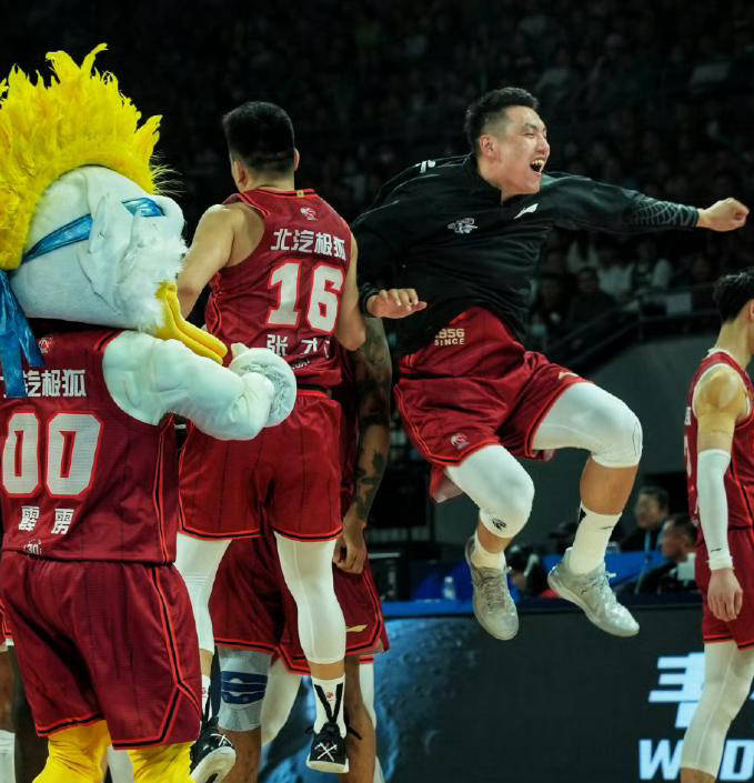 爱游戏在线-精彩比赛连连，CBA球迷热情高涨