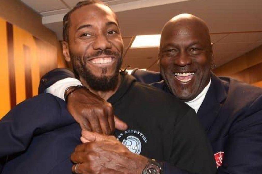 乔丹时隔多年再次现身球场，展现独特魅力的简单介绍