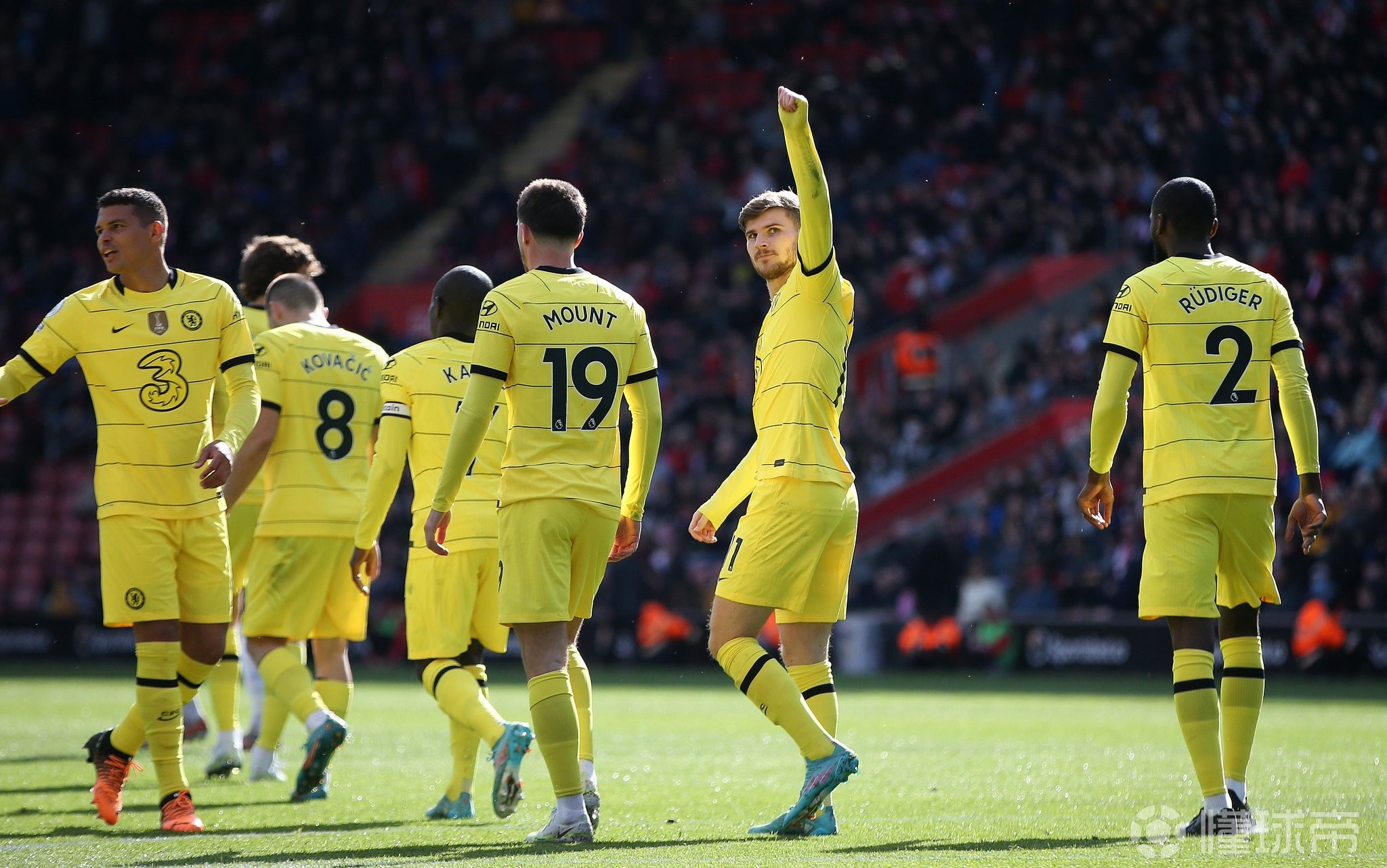 巴恩斯利锐不可挡，向英超冲刺迈进的简单介绍