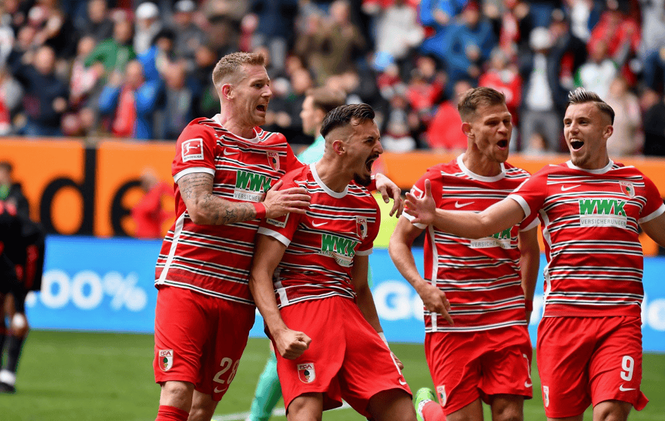 爱游戏官网-奥格斯堡客场遭遇挫败，失去拯救机会