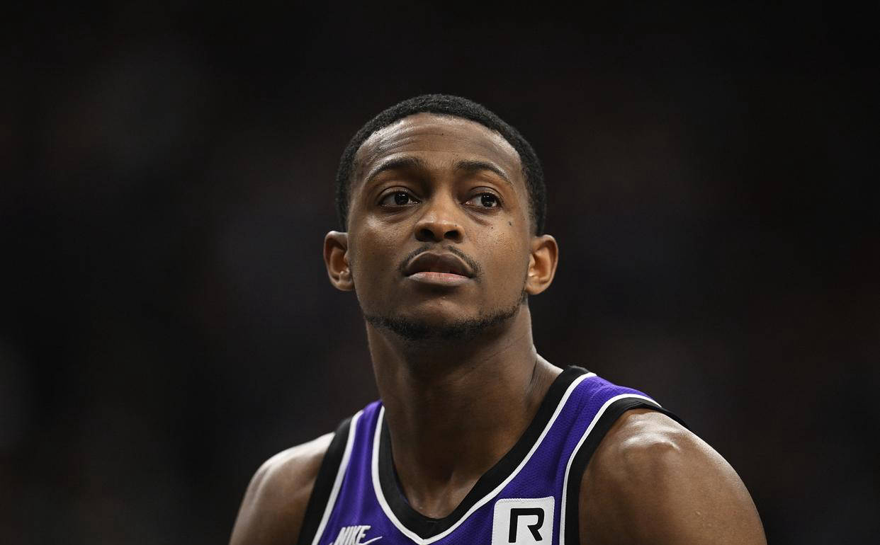 爱游戏入口-马刺前锋火力全开，全队气势如虹备战季后赛