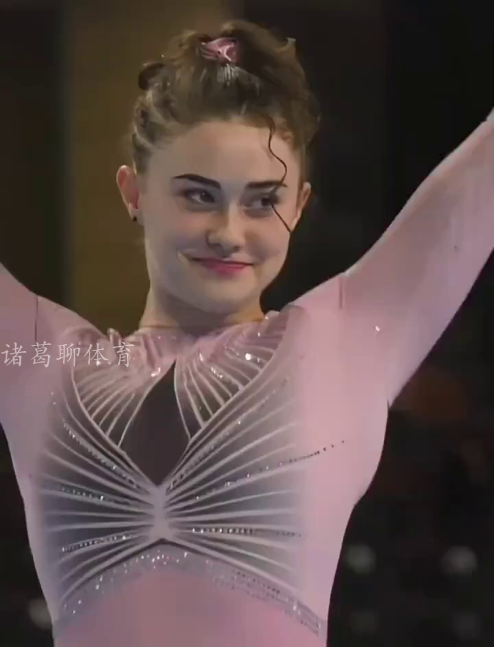 世界各国选手在激烈比拼中展现出色技艺