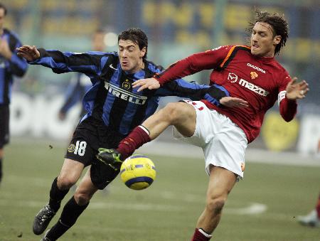 包含罗马迎来赛季第一场胜利，锁定胜局的词条