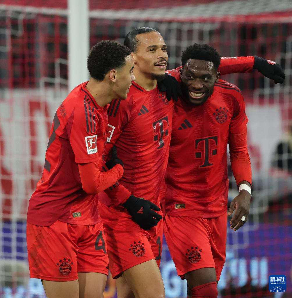 拜仁慕尼黑球员赢得关键比赛 拜仁慕尼黑球员赢得关键比赛