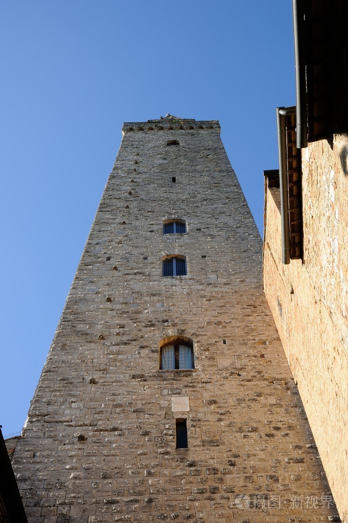 爱游戏在线-包含镇守领地，圣吉米尼亚诺带领部队迎战北约兰的词条