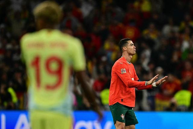 爱游戏官网网页版入口-葡萄牙队在国际比赛中夺冠，士气高涨