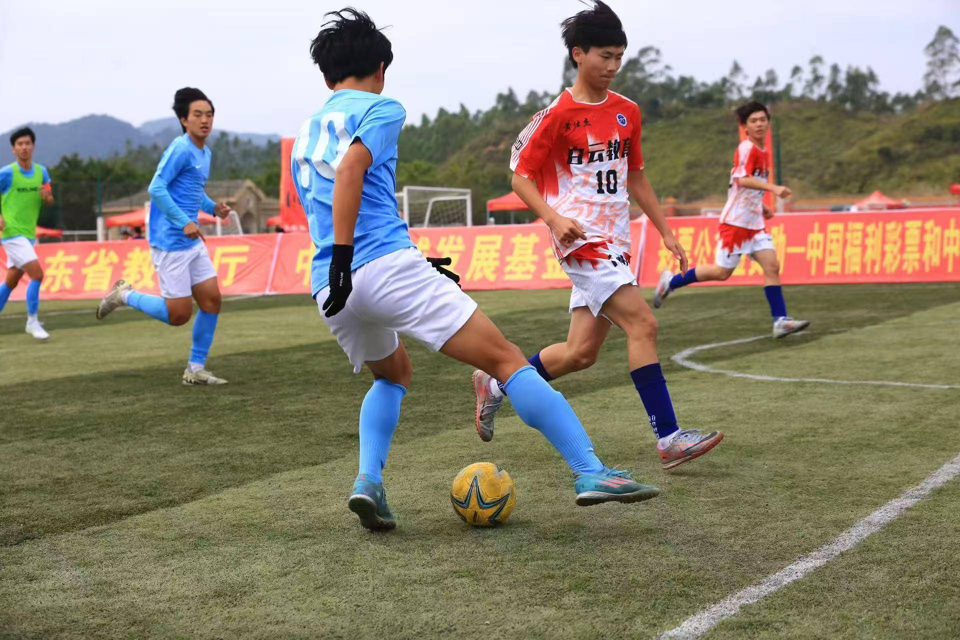 爱游戏在线-球队在比赛中展现出无穷活力