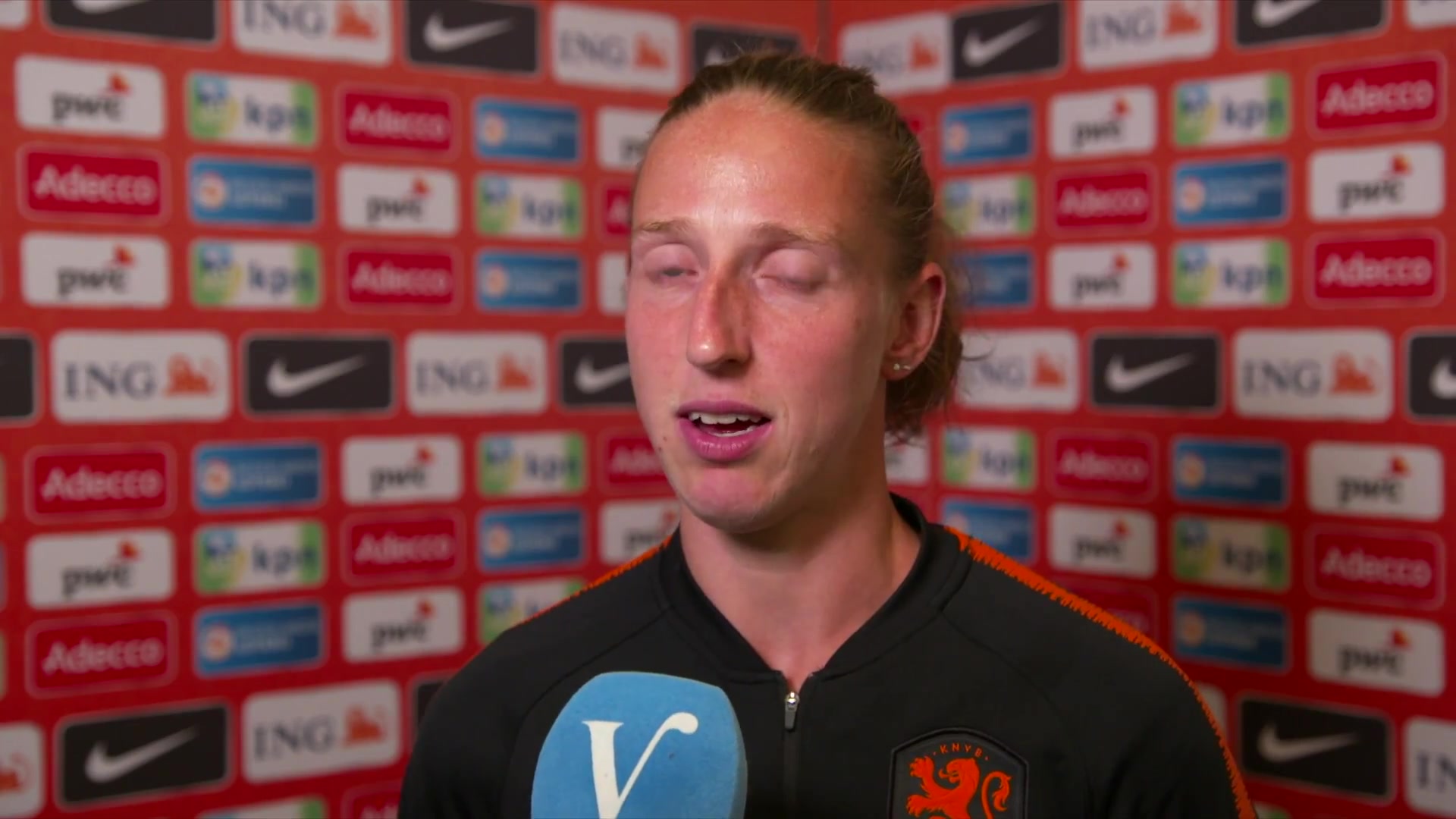 斯洛文尼亚女足举办慈善篮球比赛 斯洛文尼亚女足举办慈善篮球比赛