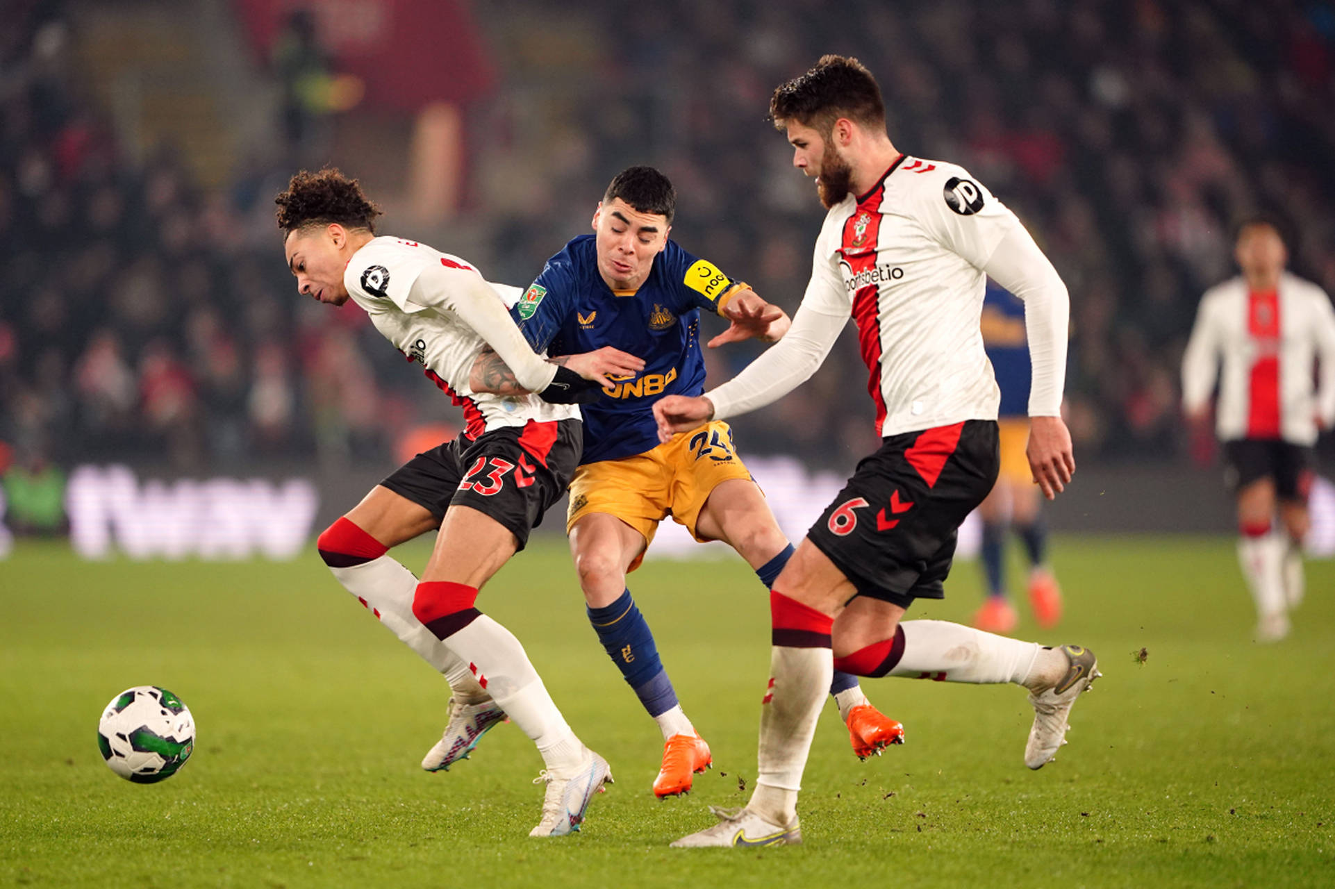 阿尔克马尔客场获胜，淡定晋级态势的简单介绍