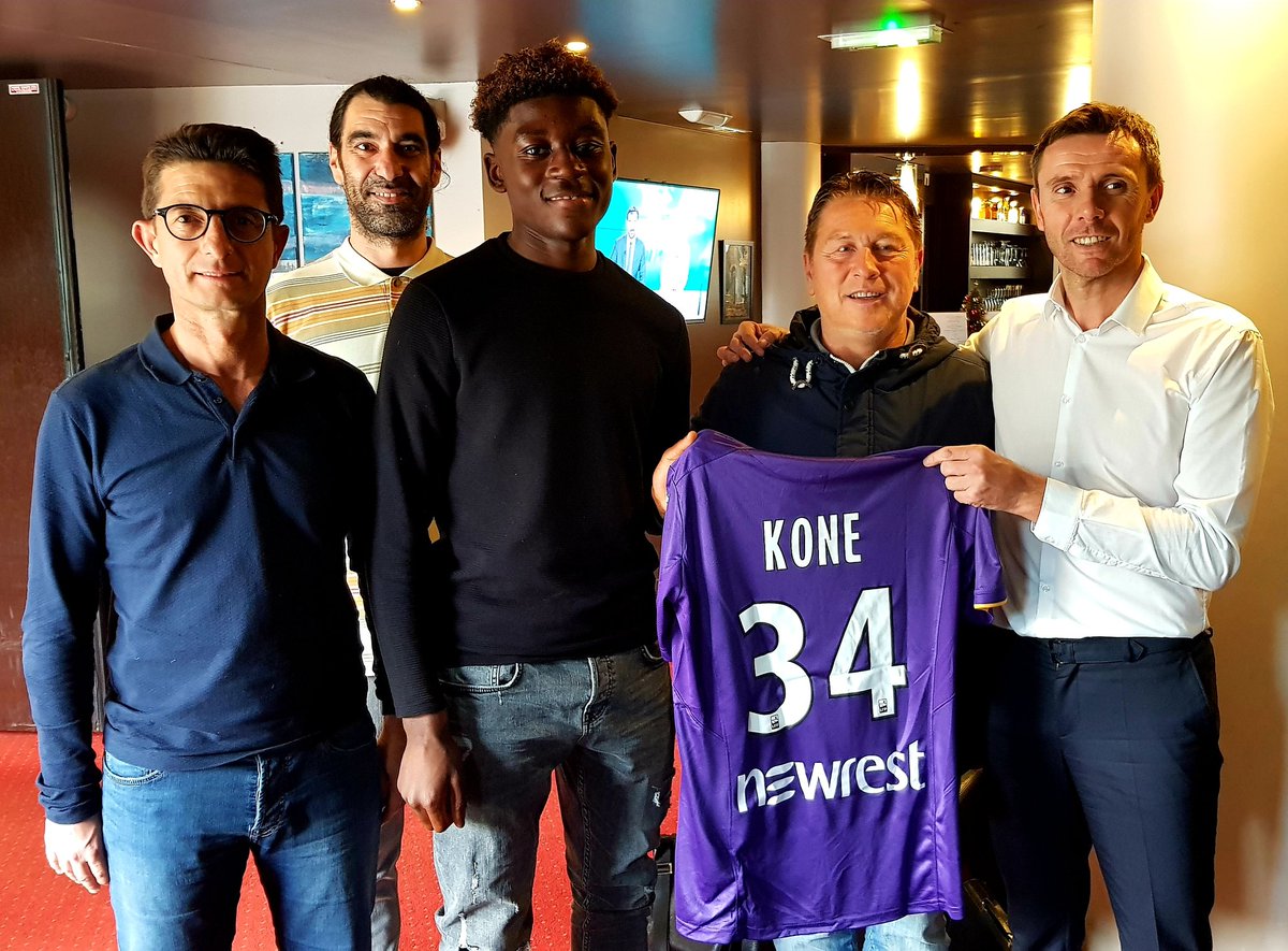 球队转会传闻频传，法国联赛成为球市焦点