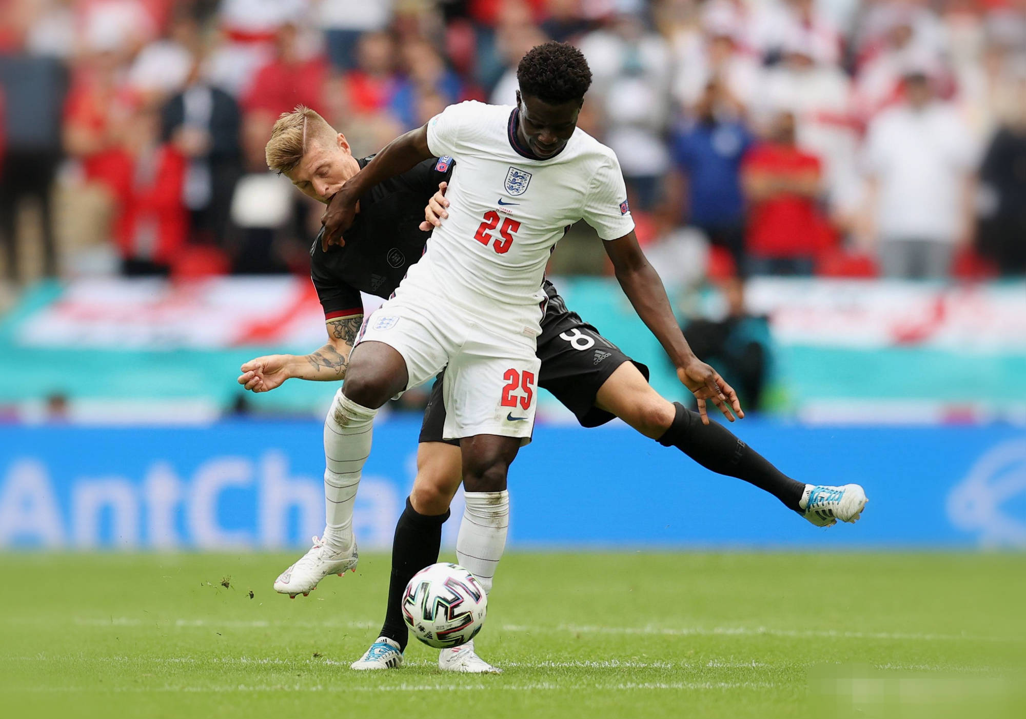 关于英格兰队主力养伤，备战关键一战之余的信息