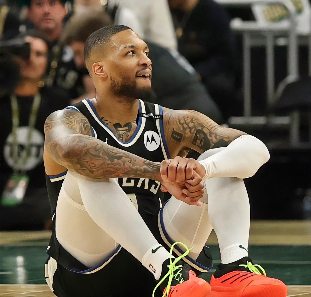 爱游戏亚洲官网-雄鹿比赛中遭遇再犯规，失去比赛