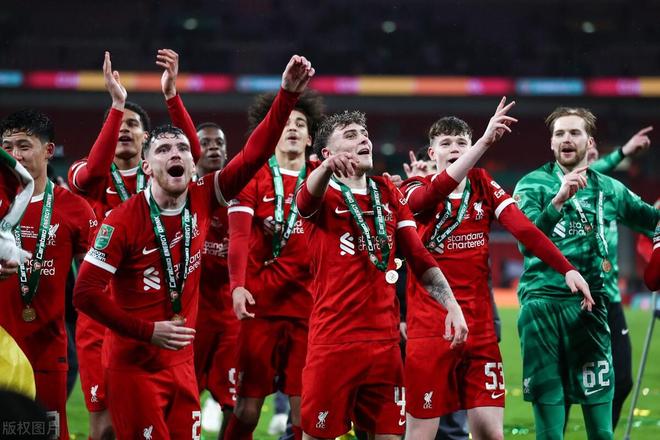 包含利物浦主场迎战南安普顿，力争保持领先的词条