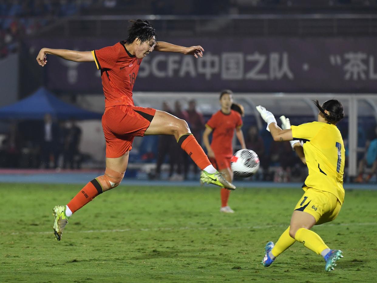 爱游戏官网-国际足球赛场上中国队斩获胜利荣誉的简单介绍