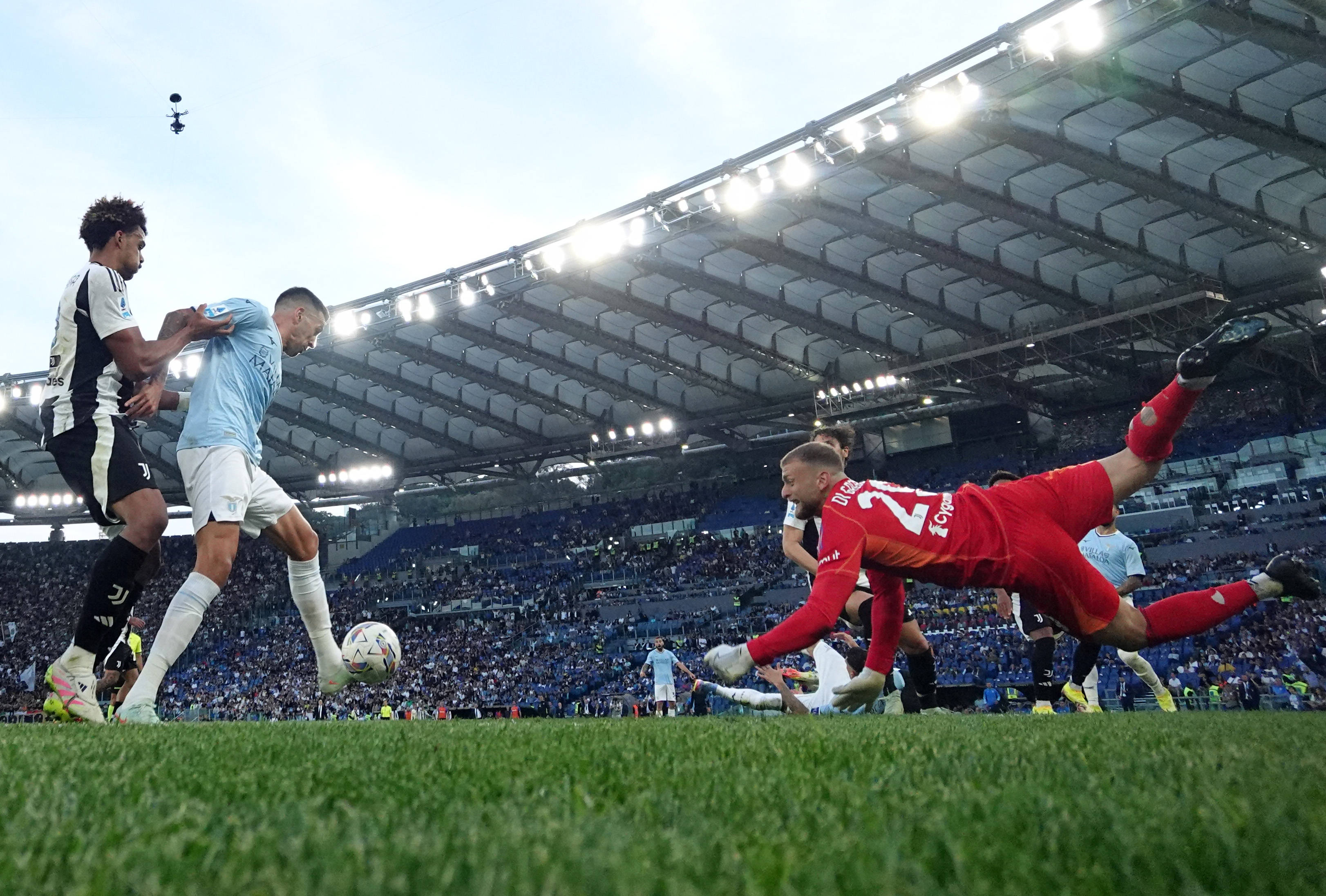 拉齐奥客场大胜帕尔马，稳坐积分榜前四位置的简单介绍