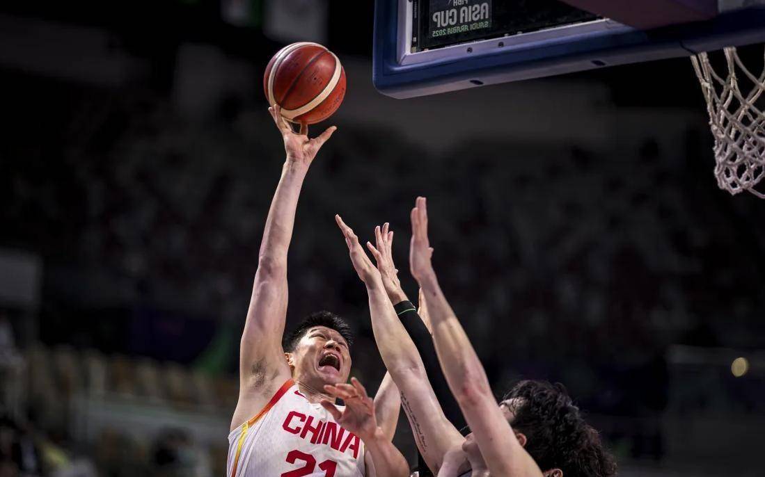 爱游戏中国官网-球员们在国际篮球赛场上挑战极限