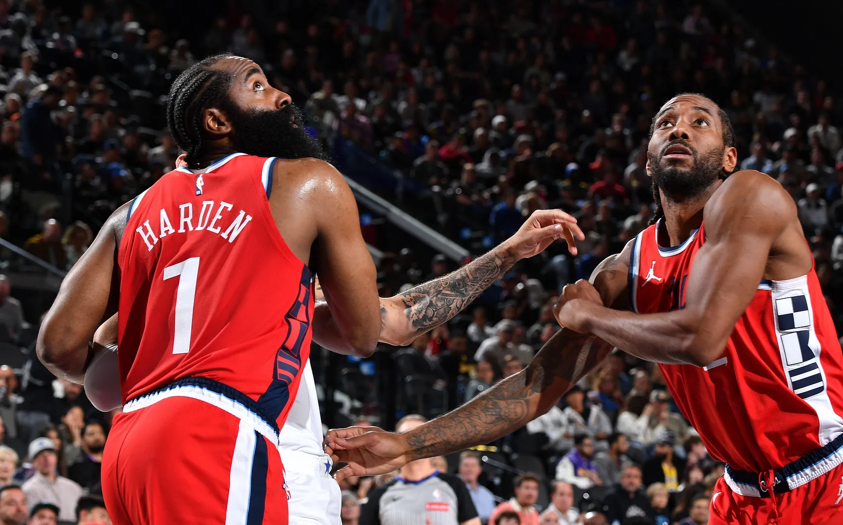 爱游戏官网-胜负悬念！球场上的精彩战斗