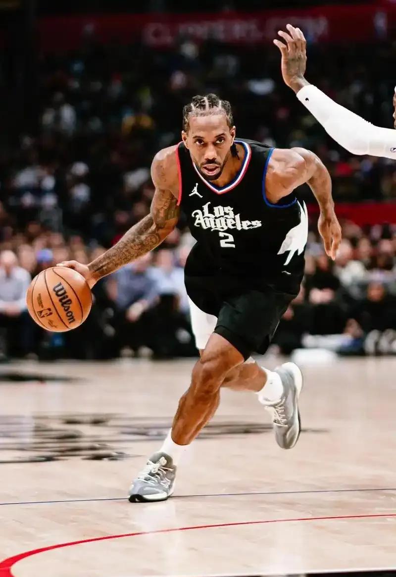 爱游戏网页版入口-包含永不言弃:球场上的勇士们将散发无限魅力的词条