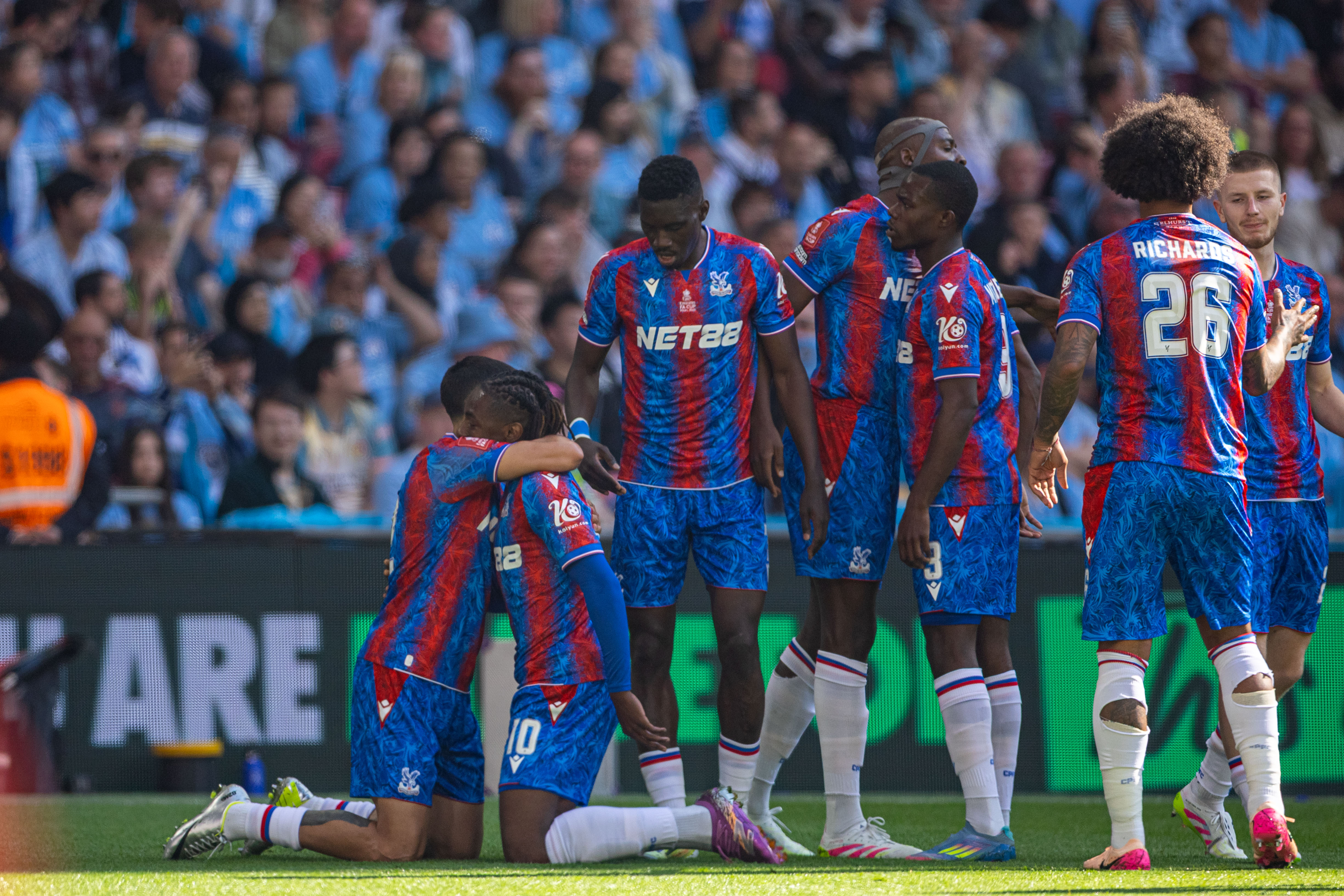 英格兰在欧洲主场取得重要胜利，晋级预选赛