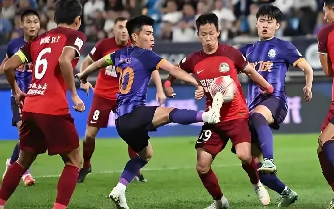 包含球队备战下轮比赛，主帅调整阵容提高战斗力的词条