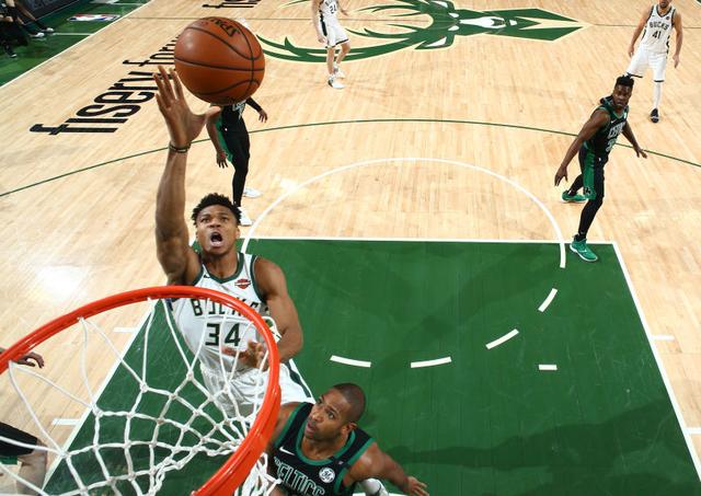 爱游戏中国官网-雄鹿惨败凯尔特人，战绩下滑